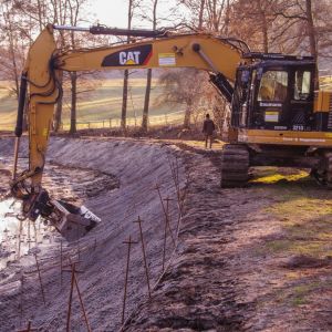 20220307 froschweiher einbringen biberschutzdraht 52 bc578d5e