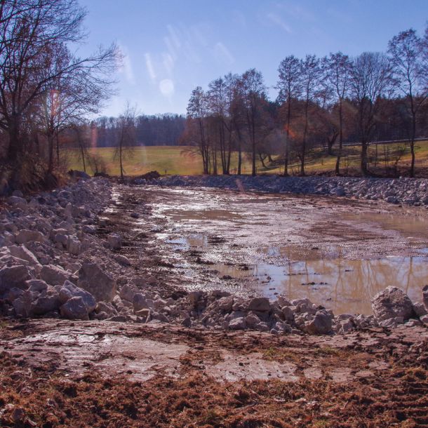 20220308 froschweiher einbringen steinschuettung 4 cfb59a9c