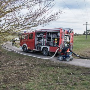 20160206 abbrennen reisig schilf jugendfeuerwehr krebslache 17 78d82b25