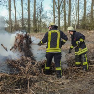 20160206 abbrennen reisig schilf jugendfeuerwehr krebslache 36 e6370829