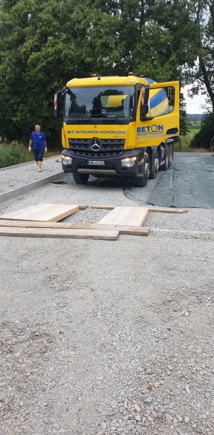 20250703 einbau bodenplatte magazin 001e56cc